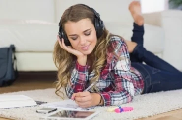 Bài tập IELTS Listening Form Completion - chủ đề Host Family Applicant